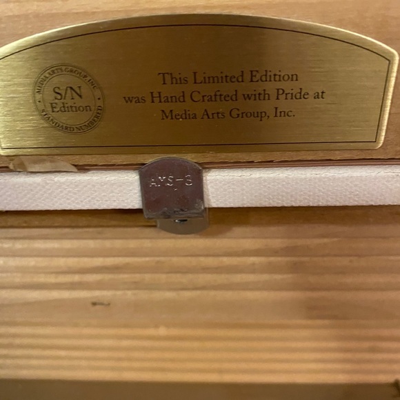 Thomas Kinkade “The Village Lighthouse” Signed! - Picture 12 of 16